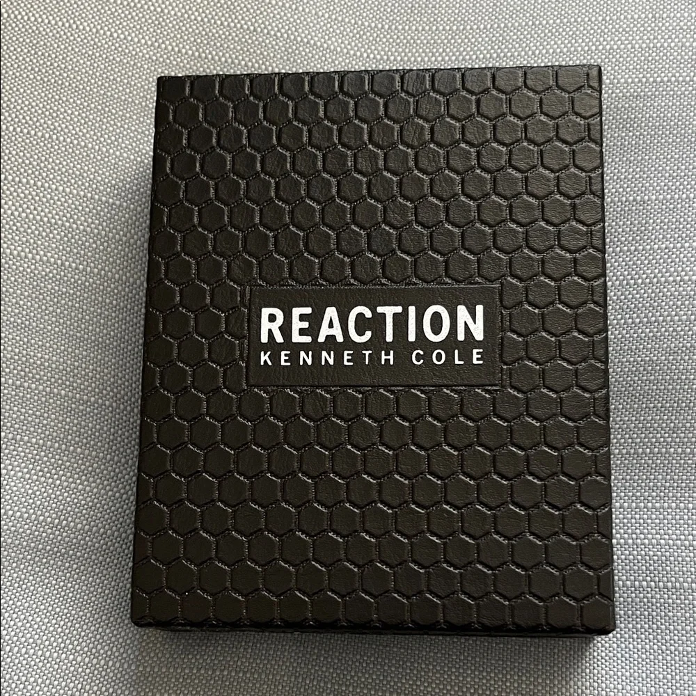 Kenneth Cole Reaction Black Leather Card Holder